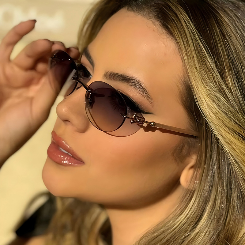 Nuovi occhiali da sole ovali s - Luxury Zone recensione e prezzo