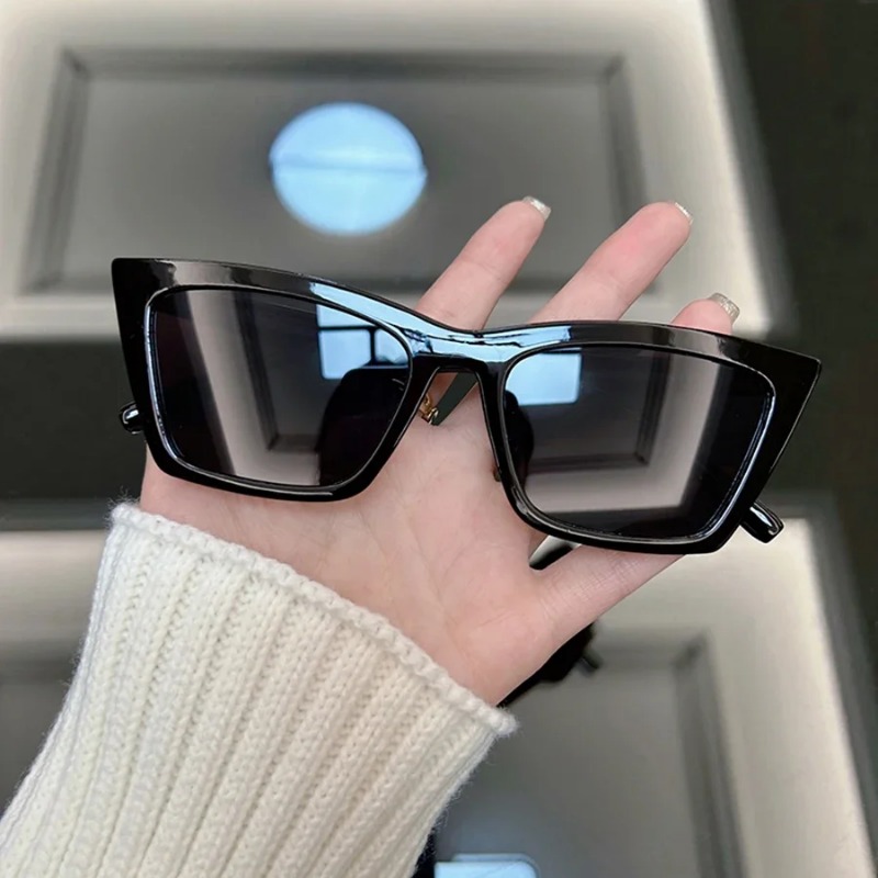 Occhiali da Sole Neri Cat Eye  - Luxury Zone recensione e prezzo