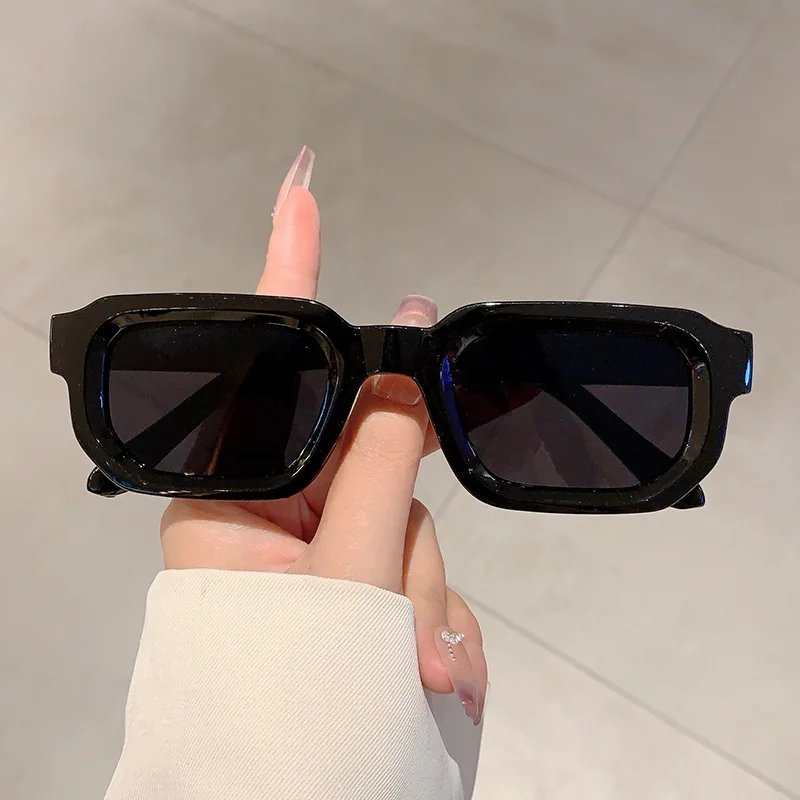 Occhiali da Sole Vintage con M - Luxury Zone recensione e prezzo