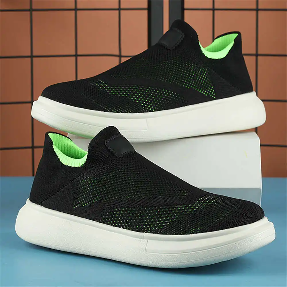 Calze con plateau scarpe marro - Luxury Lifestyle Goods recensione e prezzo